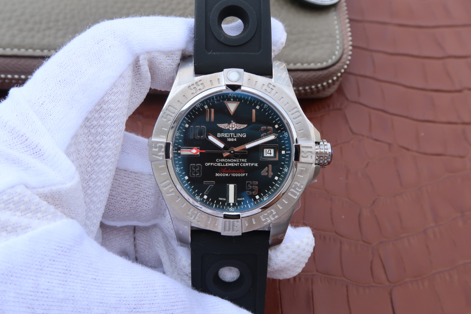 Breitling Avenger II  -1:1 Superclone