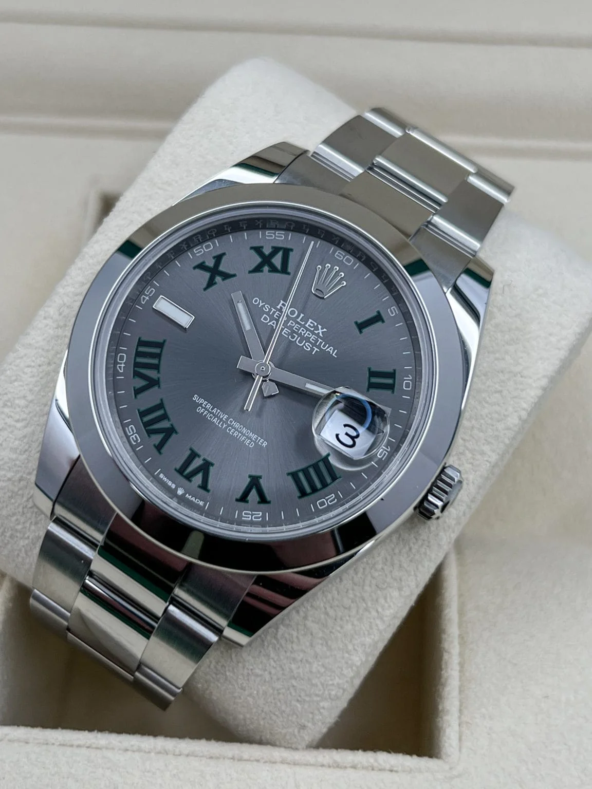 Superclone Rolex Datejust 41mm Rhodium Dial 126300 Wimbledon Oyster - gallery