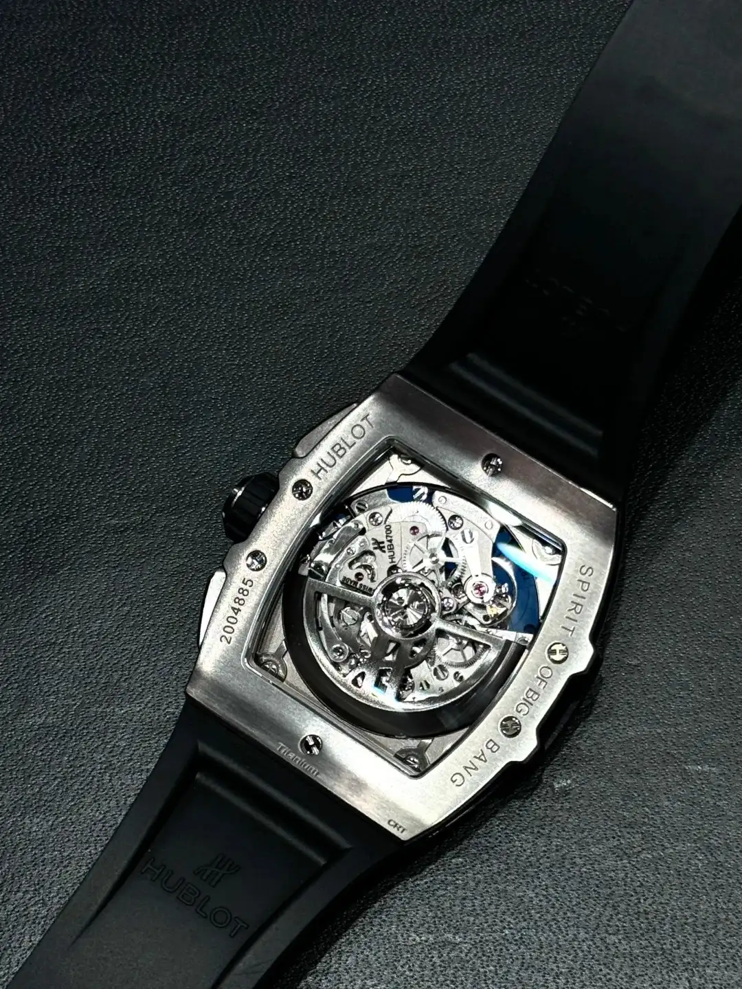Hublot Spirit Of Big Bang Men Automatic Blue Rubber Watch 641.NX.7170.RX - gallery