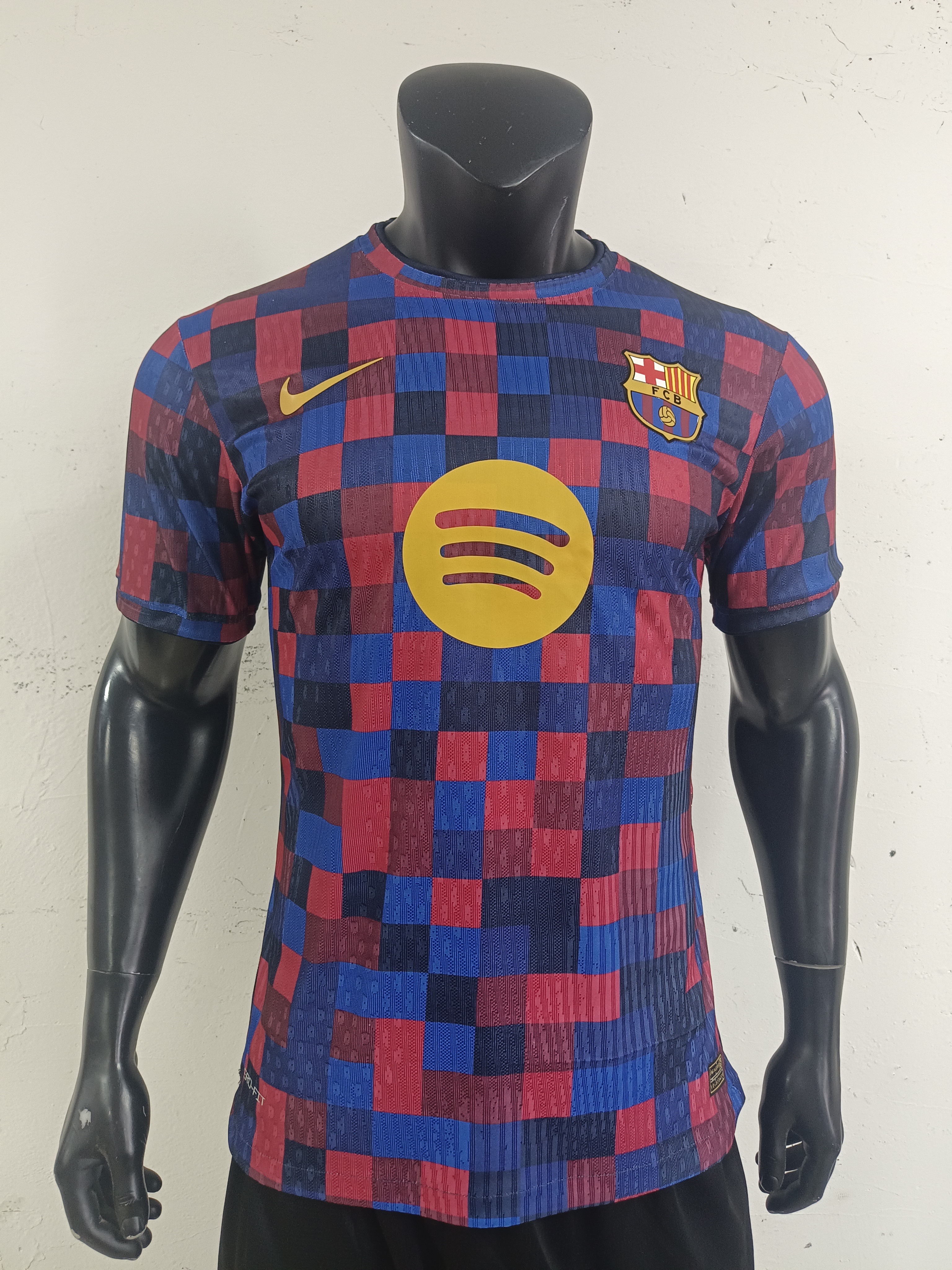 -27 Barcelona Pre-match Jersey - view 5