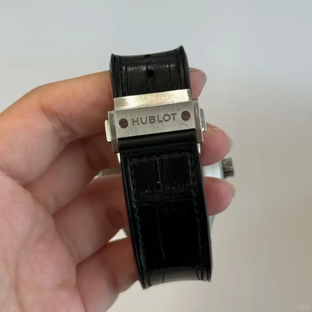 Hublot Classic Fusion Men Automatic Black Alligator Watch 565.NX.1171.LR - gallery