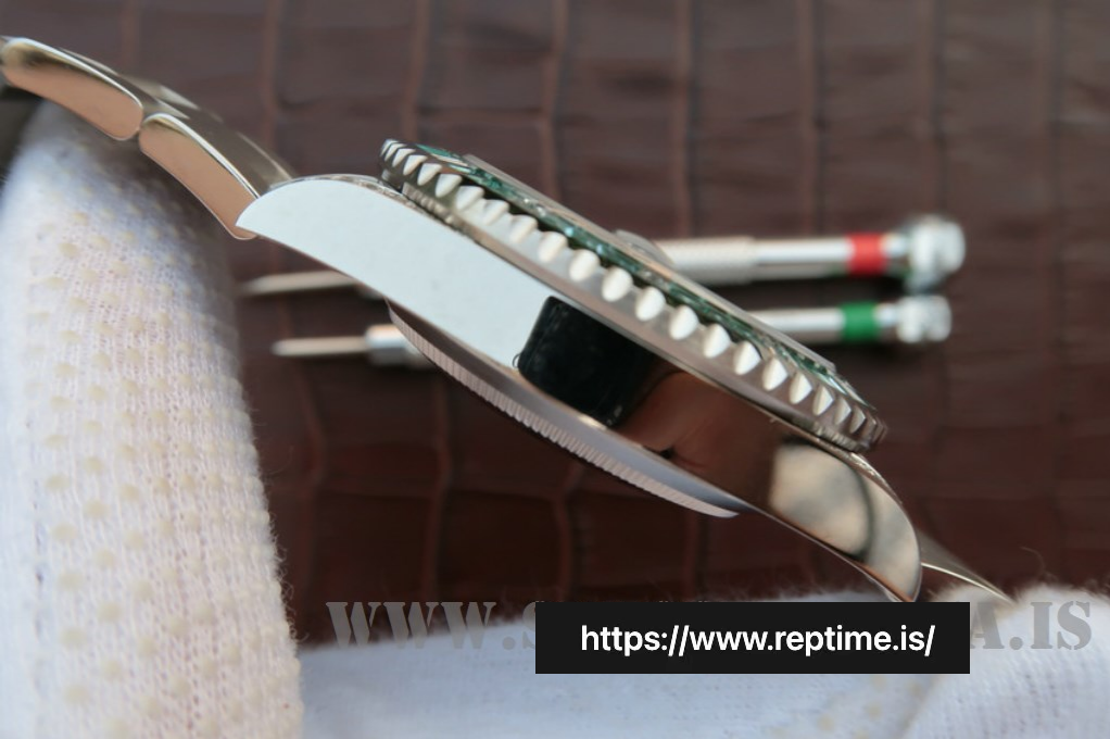 Rolex Submariner 116610 Men Automatic 40MM - gallery
