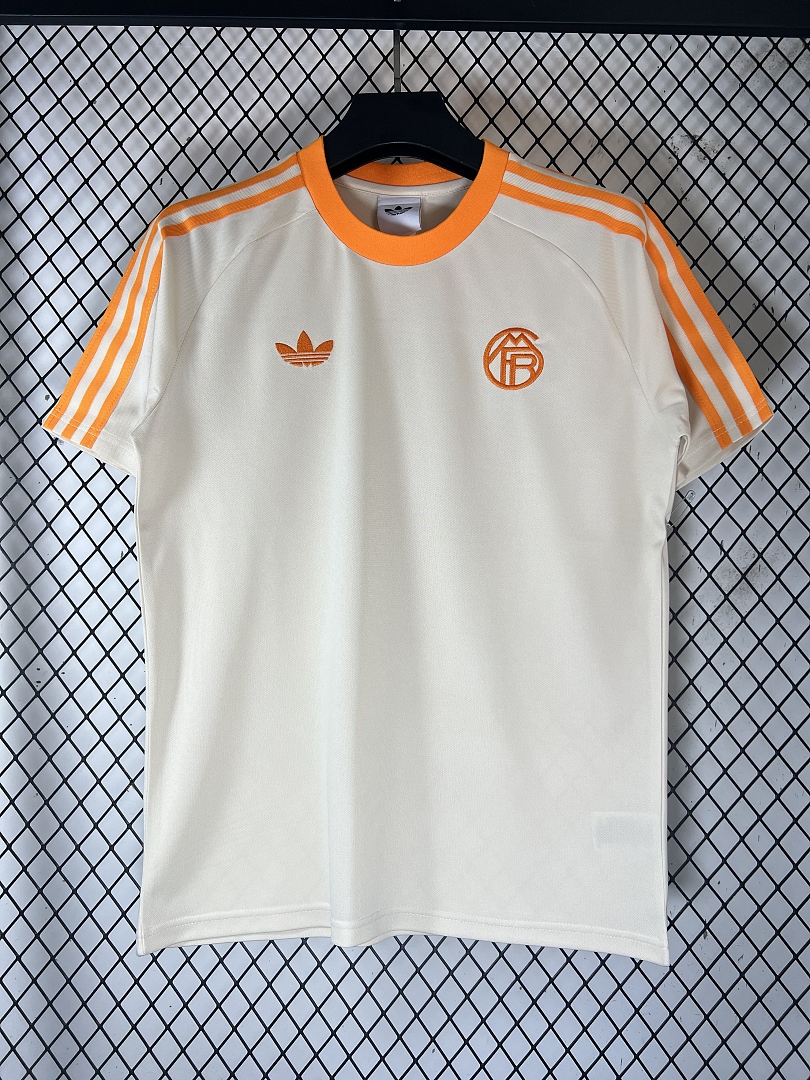 Bayern Munich T-Shirt - view 4