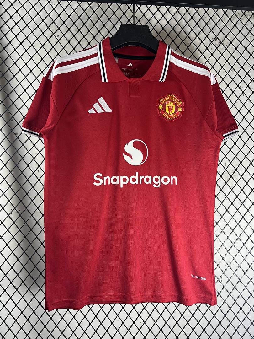 Red Manchester United Home Jersey - view 3