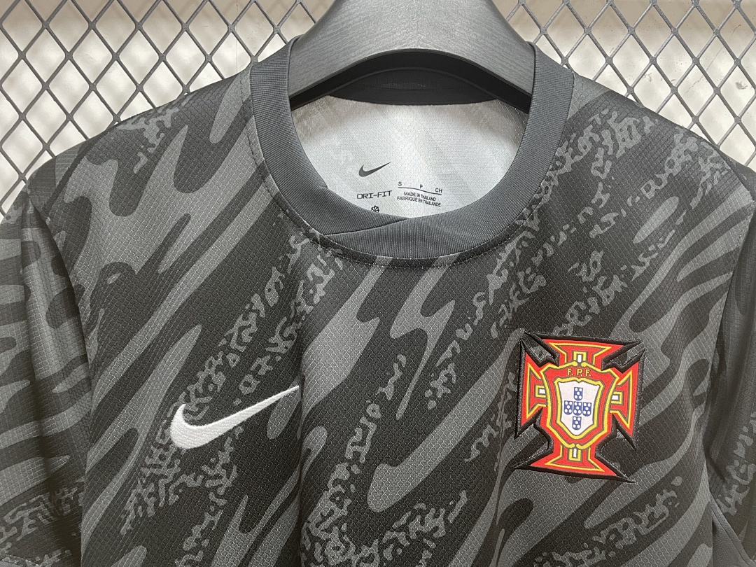 Portugal Goalkeeper Jersey S-4 XL - view 5