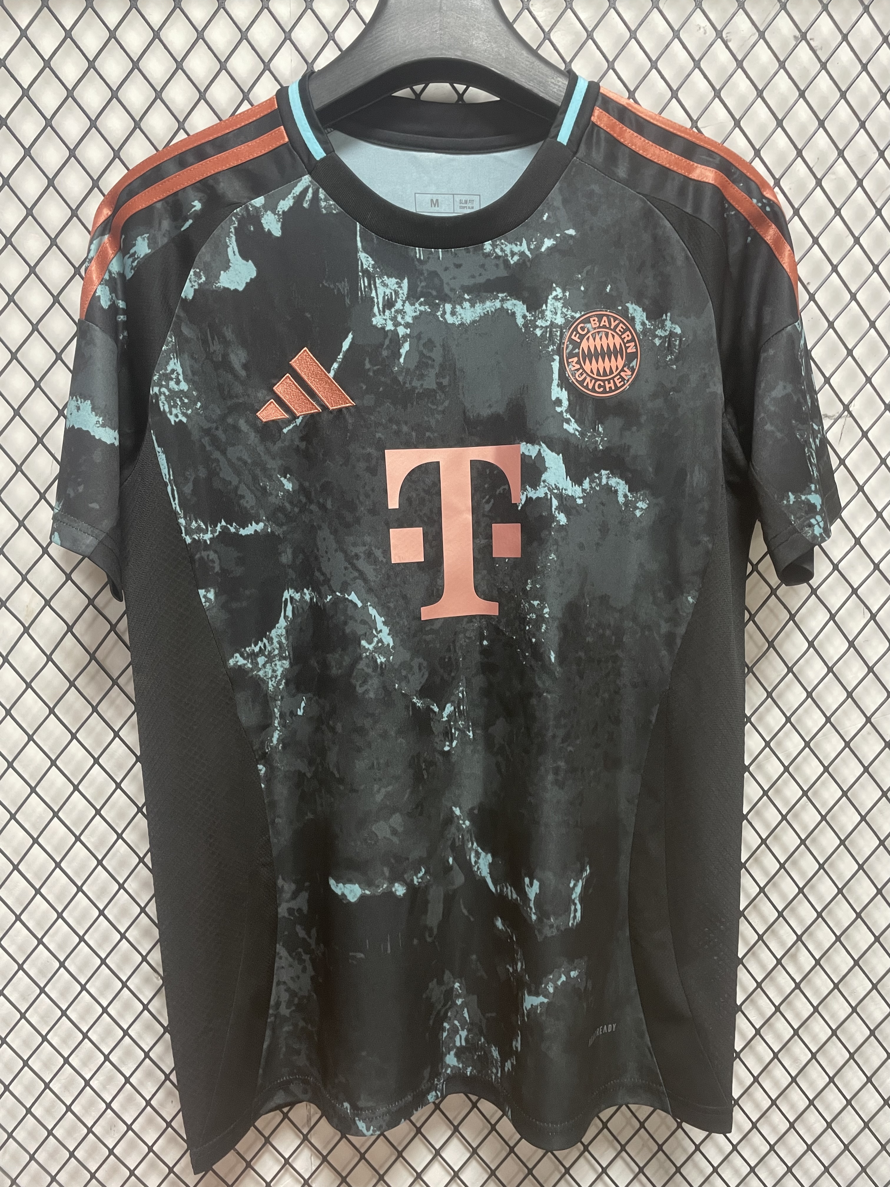 Bayern Munich Away Jersey S-4 XL - view 3